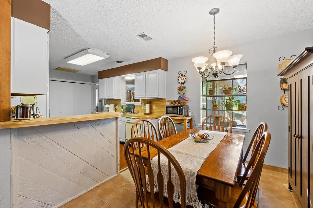 103 S Laurelwood Drive S Austin TX 78733