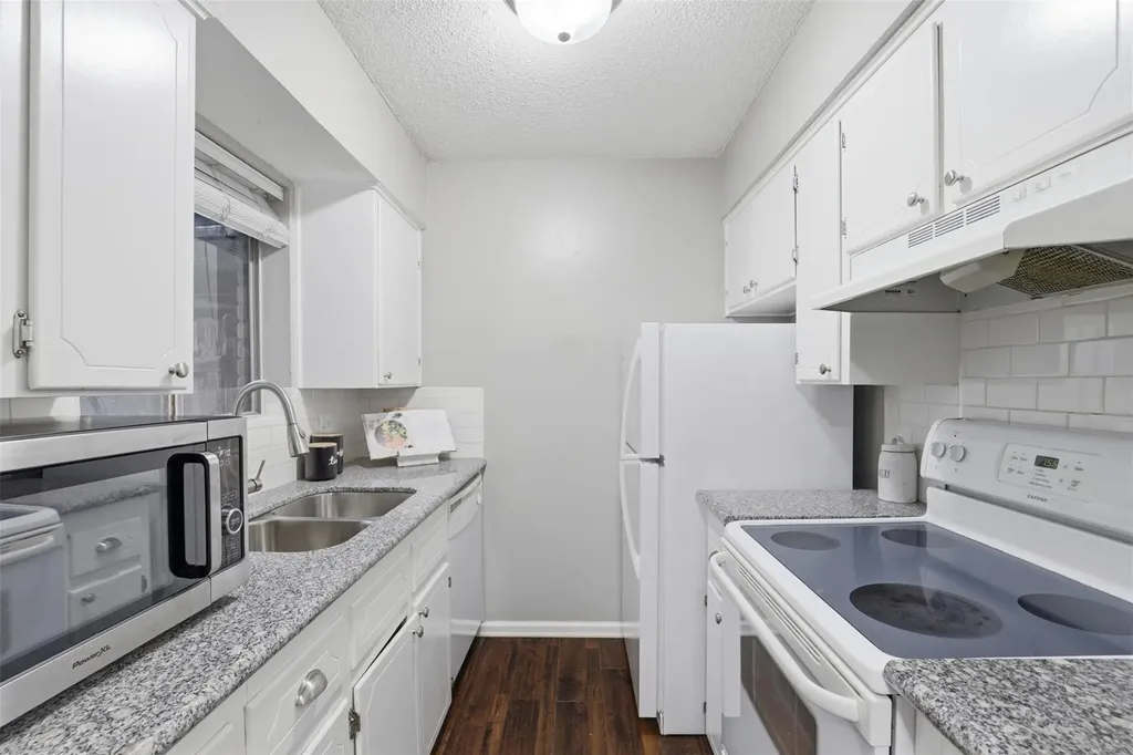 3505 Greystone Drive Austin TX 78731