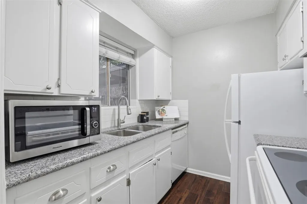 3505 Greystone Drive Austin TX 78731