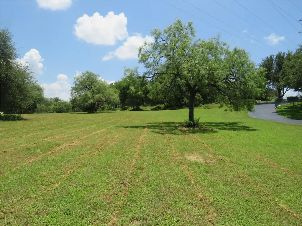 Lot 67 Bridgepoint Drive Kingsland TX 78639