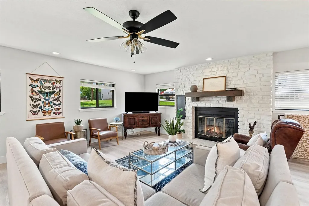 312 Mountain View Llano TX 78643