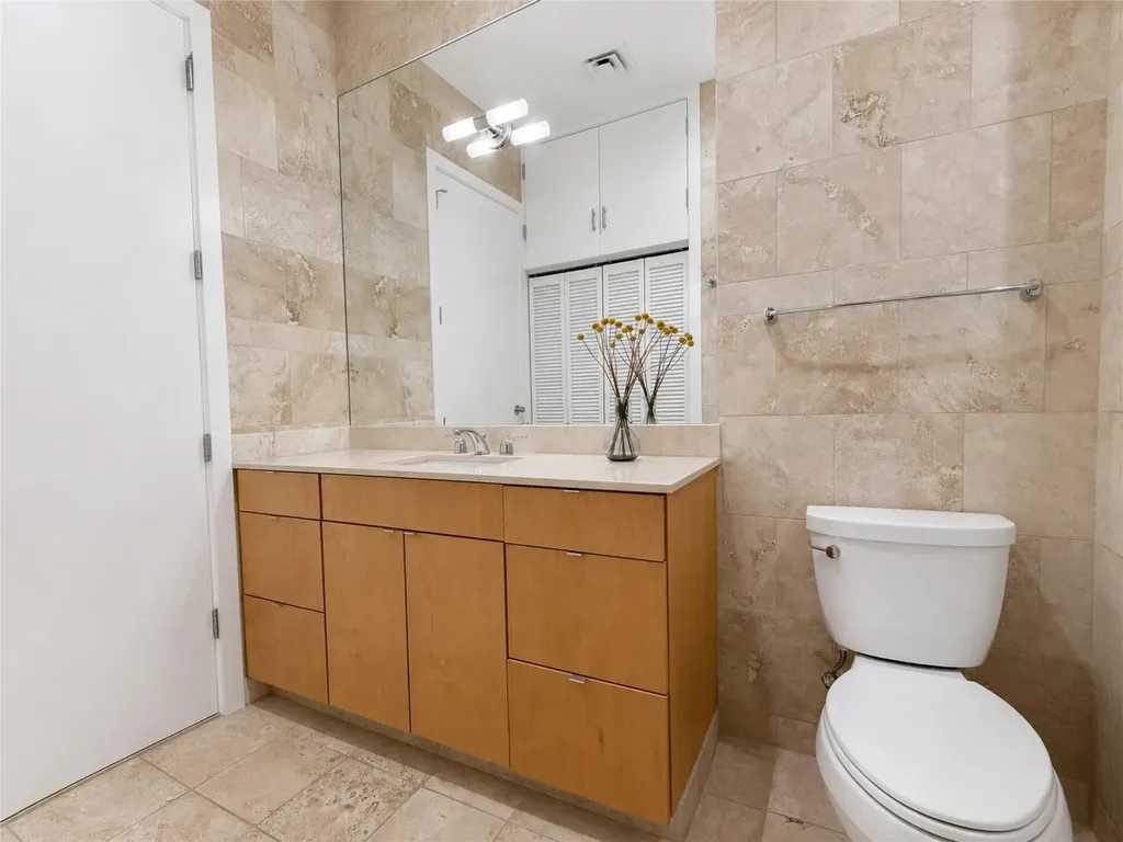 555 E 5th Street Austin TX 78701