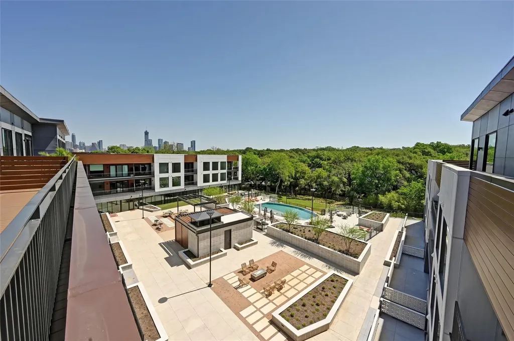 2209 S 1st. Street Austin TX 78704