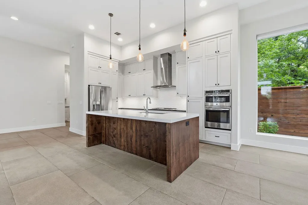 1307 Clifford Avenue Austin TX 78702