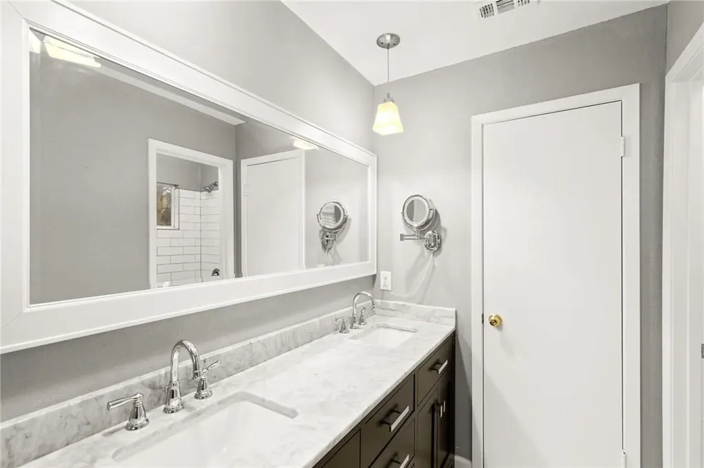 9708 Moorberry Street Austin TX 78729