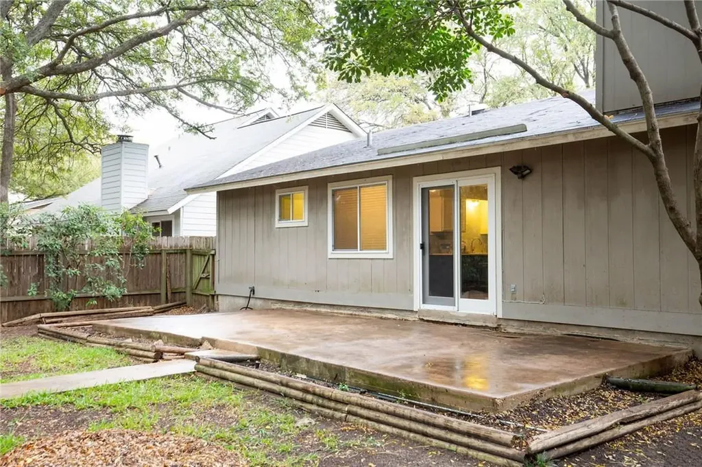 9708 Moorberry Street Austin TX 78729