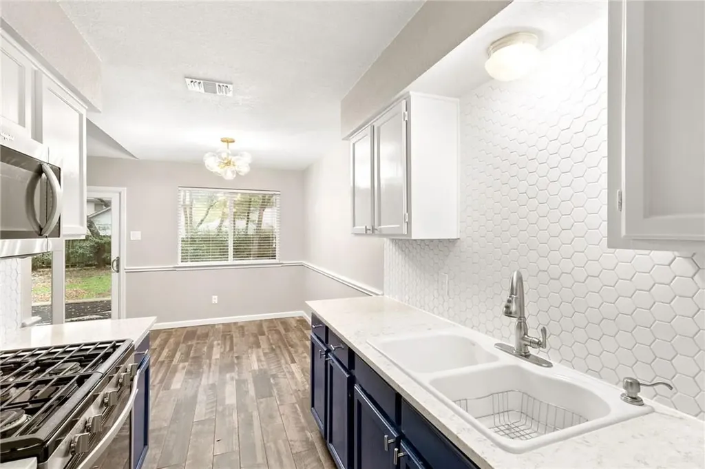 9708 Moorberry Street Austin TX 78729