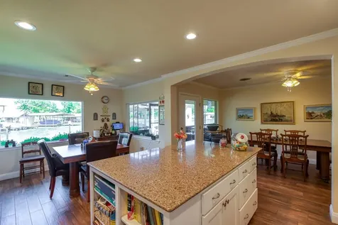 213 Lakeview Sunrise Beach TX 78643