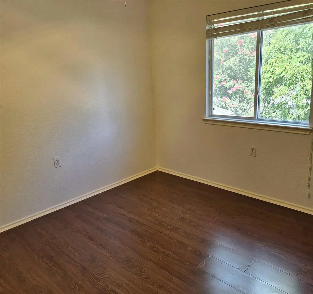 1139 Emmitt Run Austin TX 78721