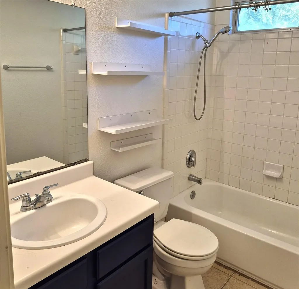 1139 Emmitt Run Austin TX 78721