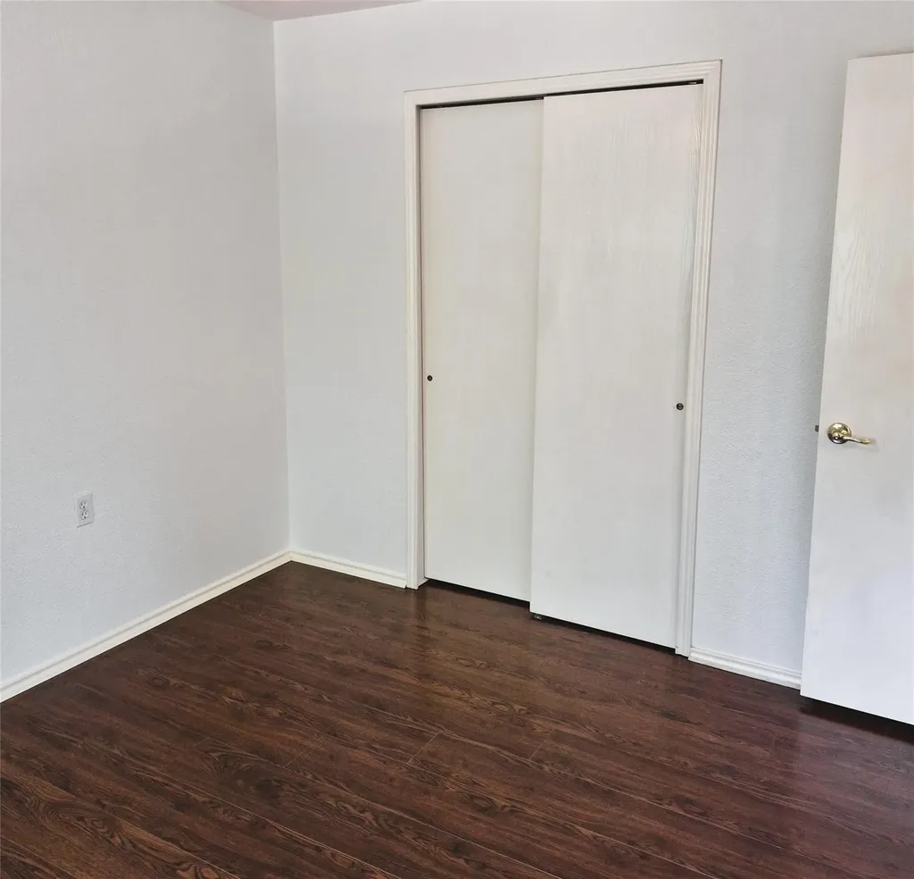 1139 Emmitt Run Austin TX 78721