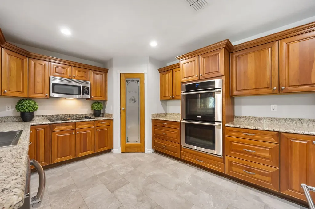 10710 Bayridge Cove Austin TX 78759