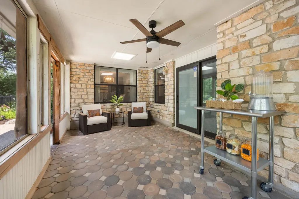 10710 Bayridge Cove Austin TX 78759