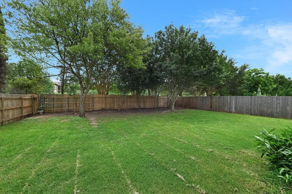 10229 English Oak Drive Austin TX 78748