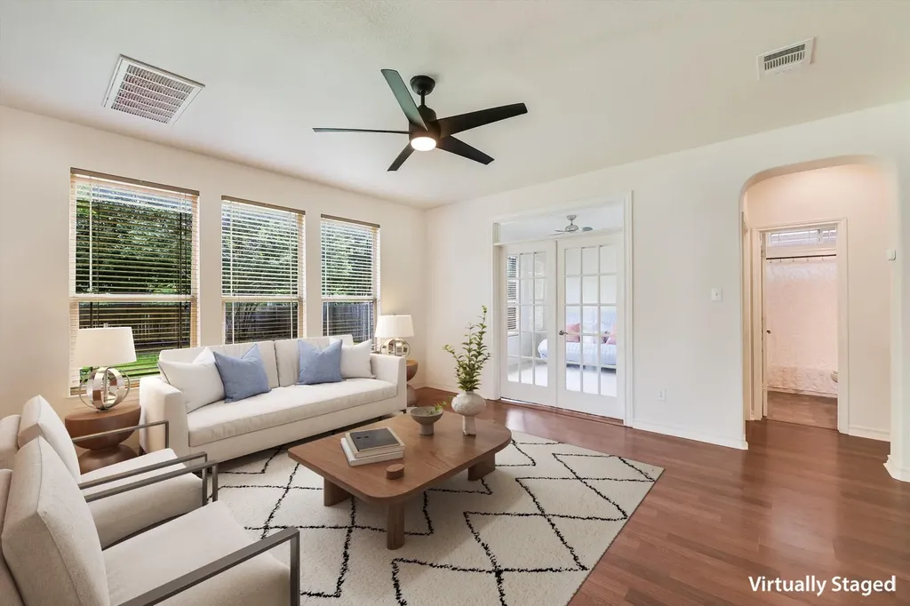 10229 English Oak Drive Austin TX 78748