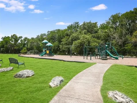 10229 English Oak Drive Austin TX 78748
