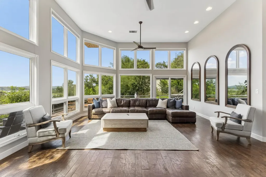 26310 Countryside Drive Spicewood TX 78669