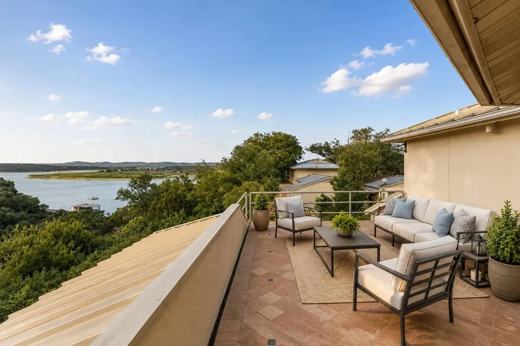 26310 Countryside Drive Spicewood TX 78669