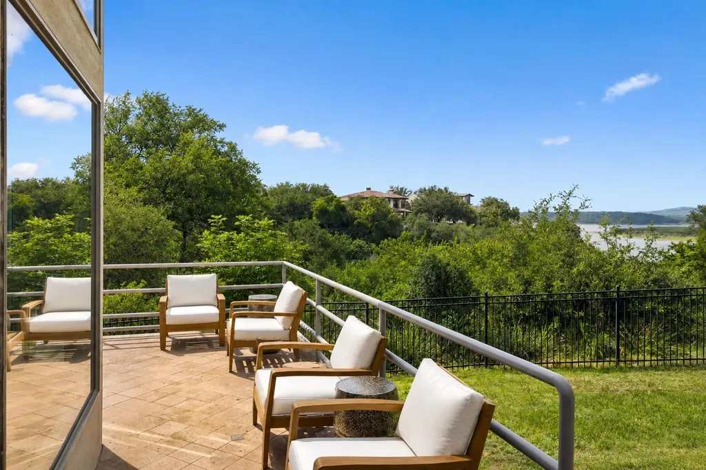 26310 Countryside Drive Spicewood TX 78669