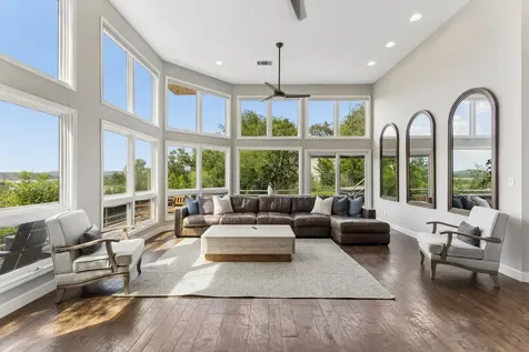 26310 Countryside Drive Spicewood TX 78669