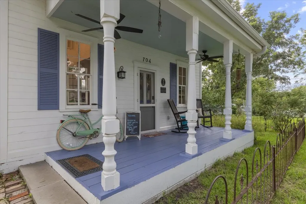 702 E Main Street Round Rock TX 78664