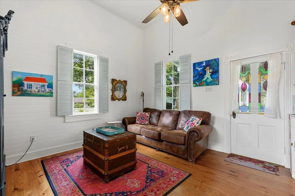 702 E Main Street Round Rock TX 78664