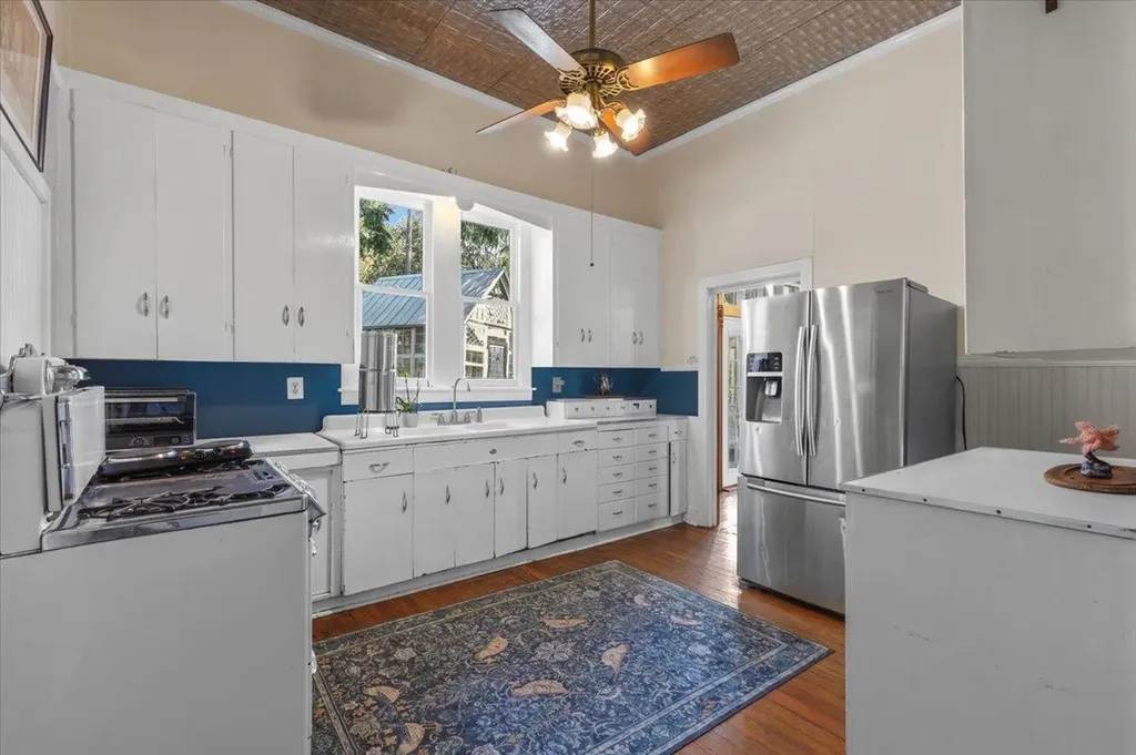 702 E Main Street Round Rock TX 78664