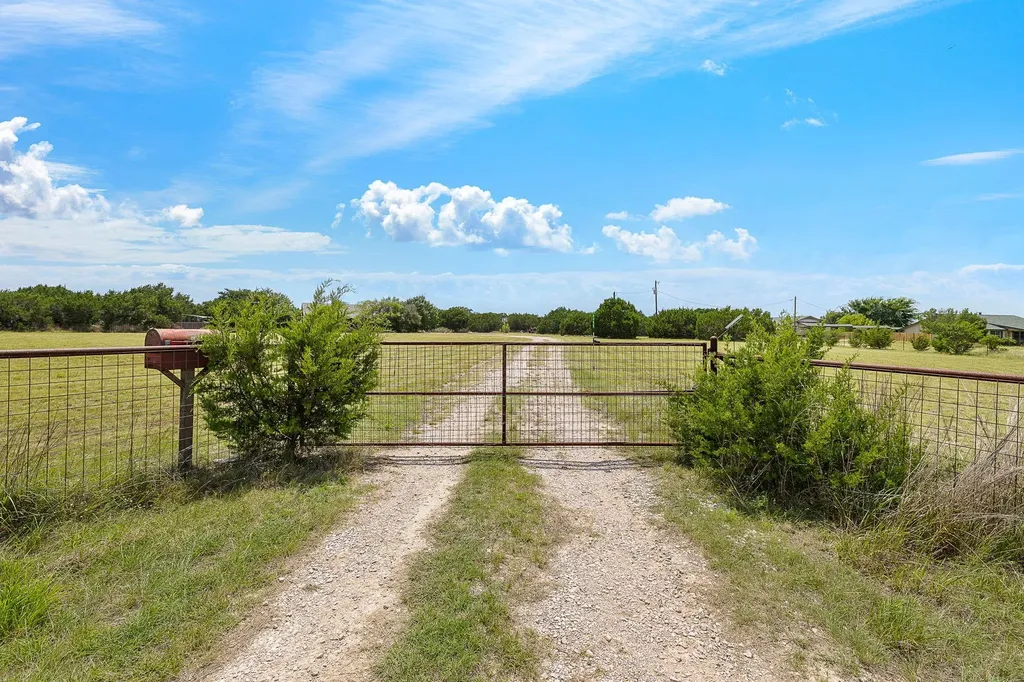215 Double File Trace Liberty Hill TX 78642