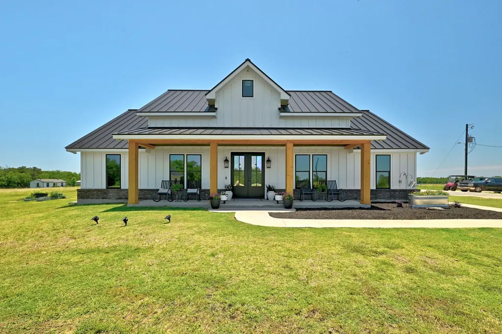 2889 Old Mcmahan Road Lockhart TX 78644