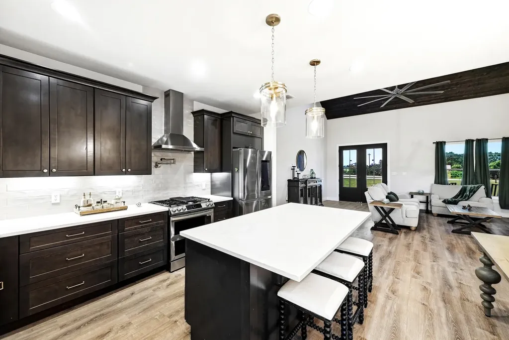 2889 Old Mcmahan Road Lockhart TX 78644