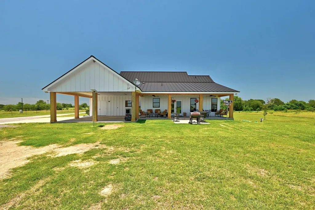 2889 Old Mcmahan Road Lockhart TX 78644