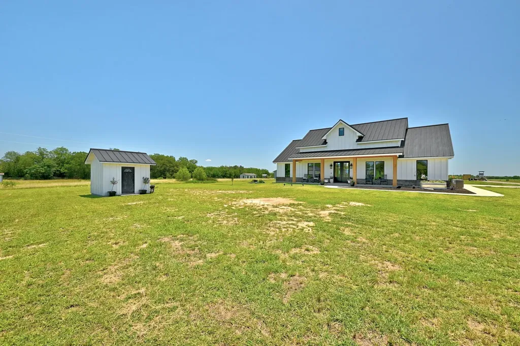 2889 Old Mcmahan Road Lockhart TX 78644