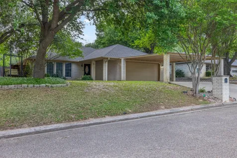 705 Palmer Street Rockdale TX 76567
