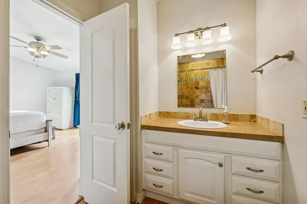 2021 Bluebonnet Lane Austin TX 78704