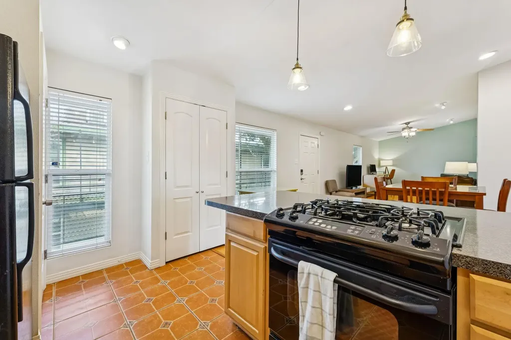 2021 Bluebonnet Lane Austin TX 78704