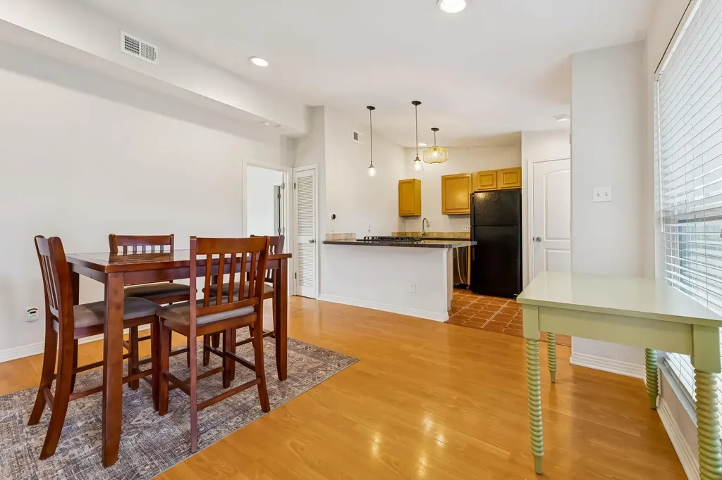 2021 Bluebonnet Lane Austin TX 78704
