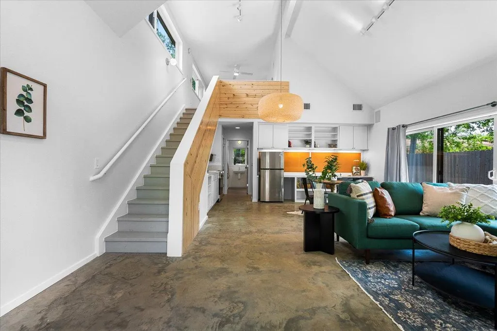 1808 Forest Hill Drive Austin TX 78745