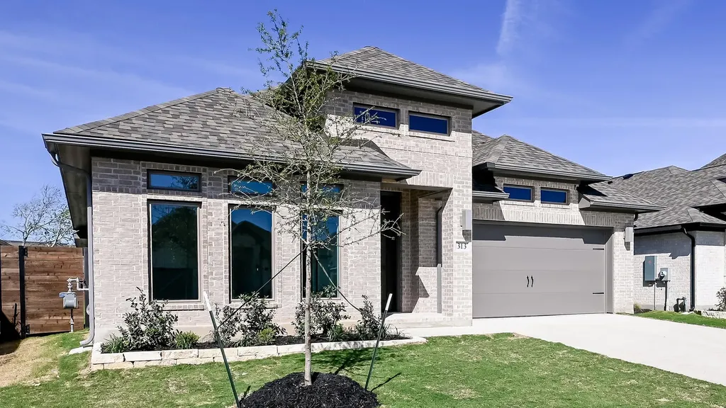 313 Foxfire Cove Lockhart TX 78644