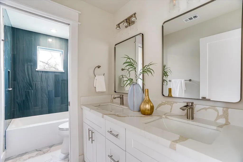 1009 Karen Avenue Austin TX 78757