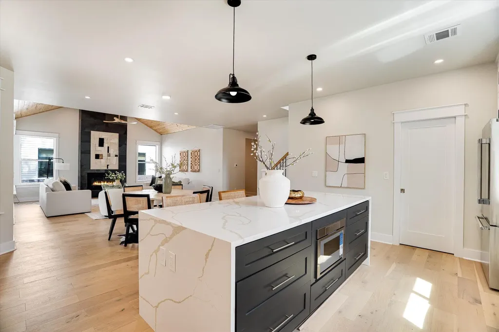 1009 Karen Avenue Austin TX 78757