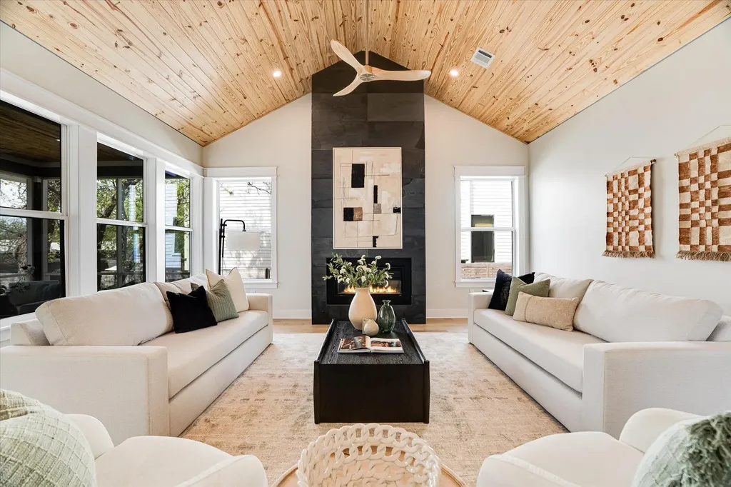 1009 Karen Avenue Austin TX 78757