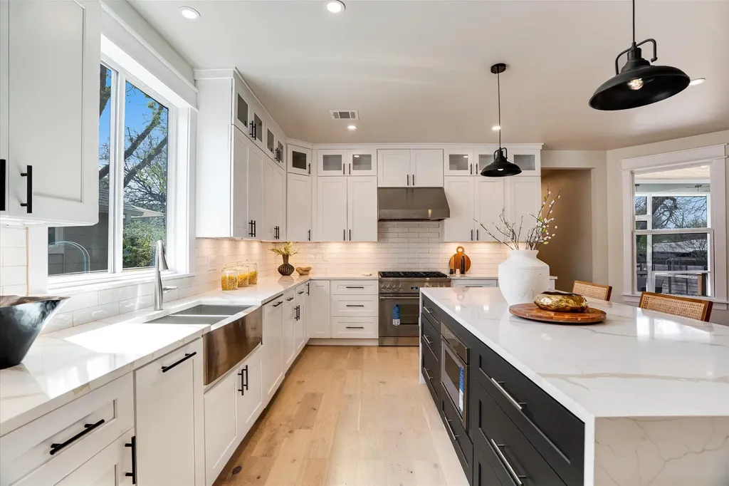 1009 Karen Avenue Austin TX 78757