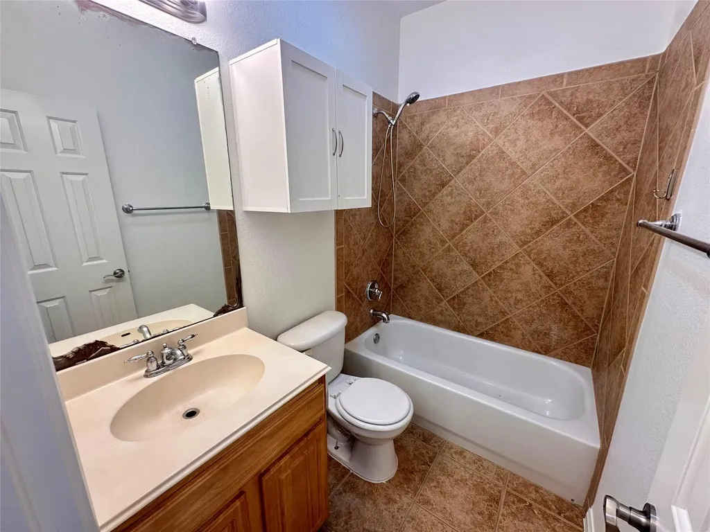 4713 4713 Street Austin TX 78721