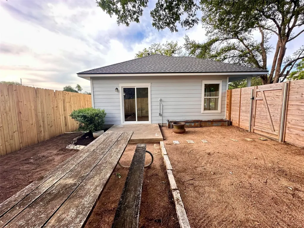 4713 4713 Street Austin TX 78721