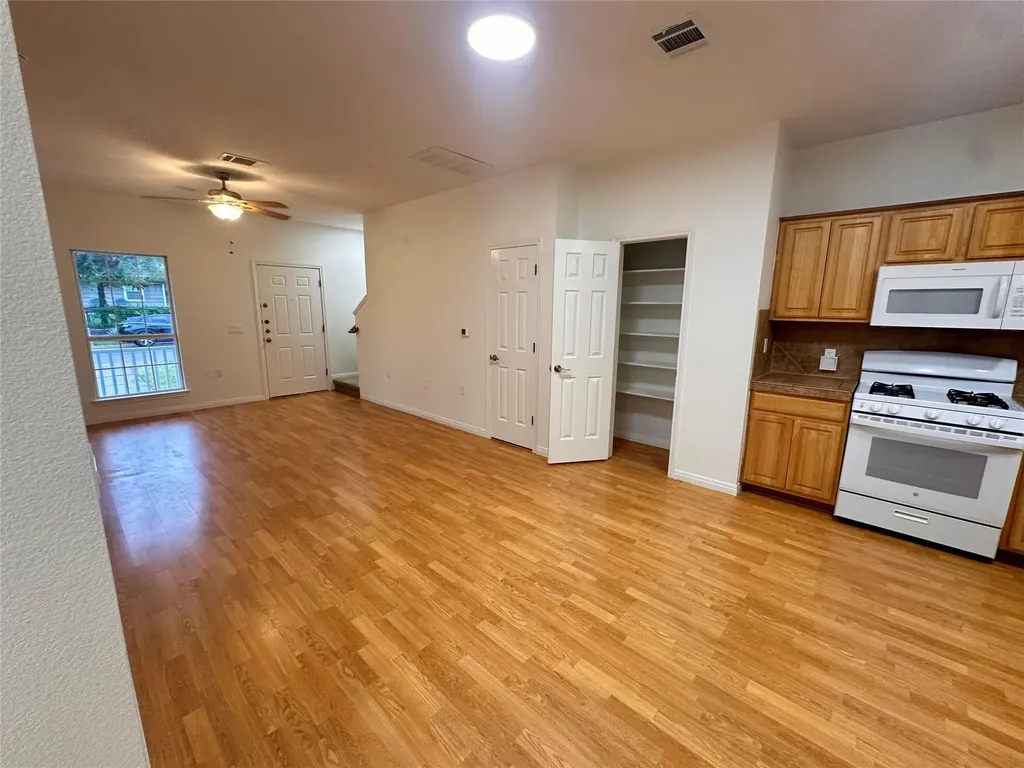 4713 4713 Street Austin TX 78721