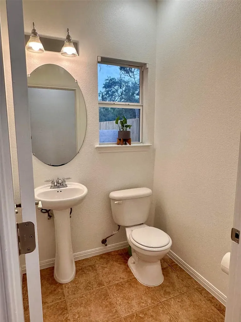 4713 4713 Street Austin TX 78721