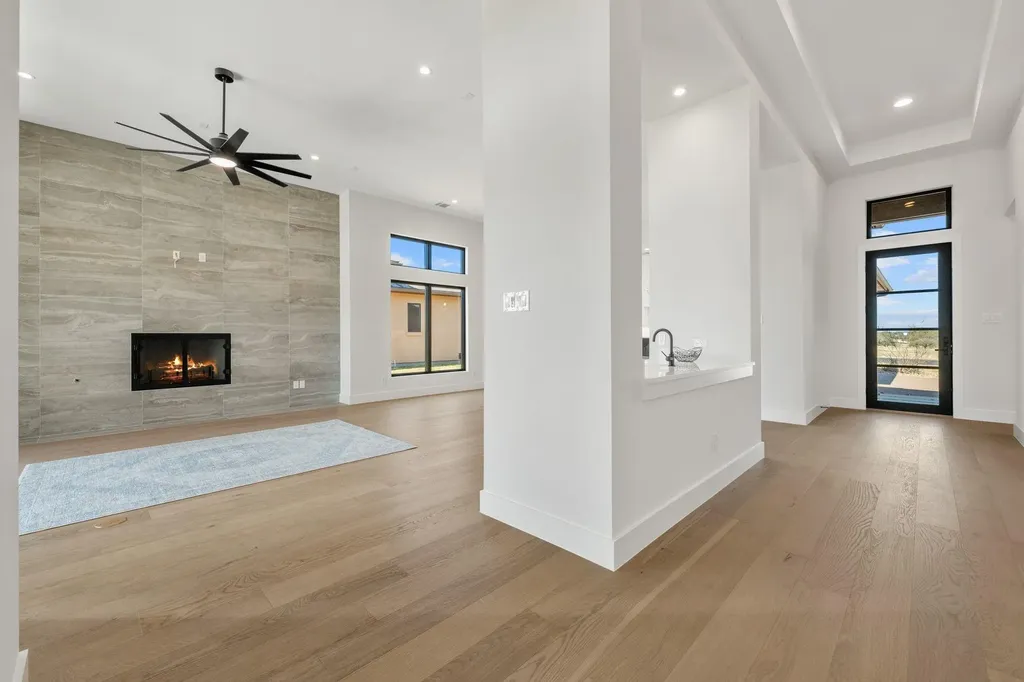 2401 Kahala Sunset Drive Spicewood TX 78669
