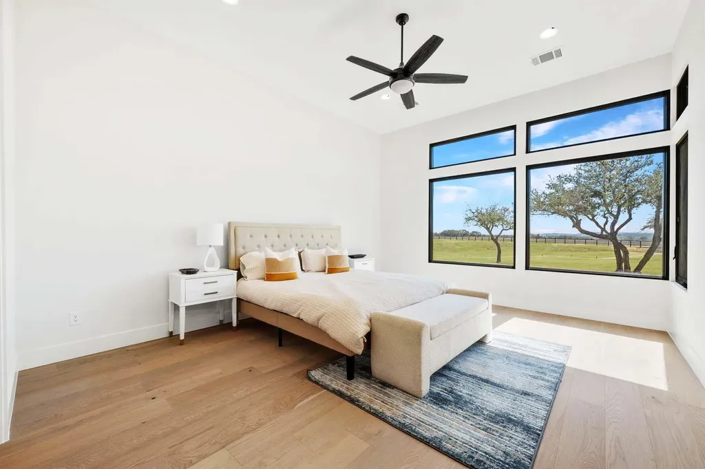 2401 Kahala Sunset Drive Spicewood TX 78669