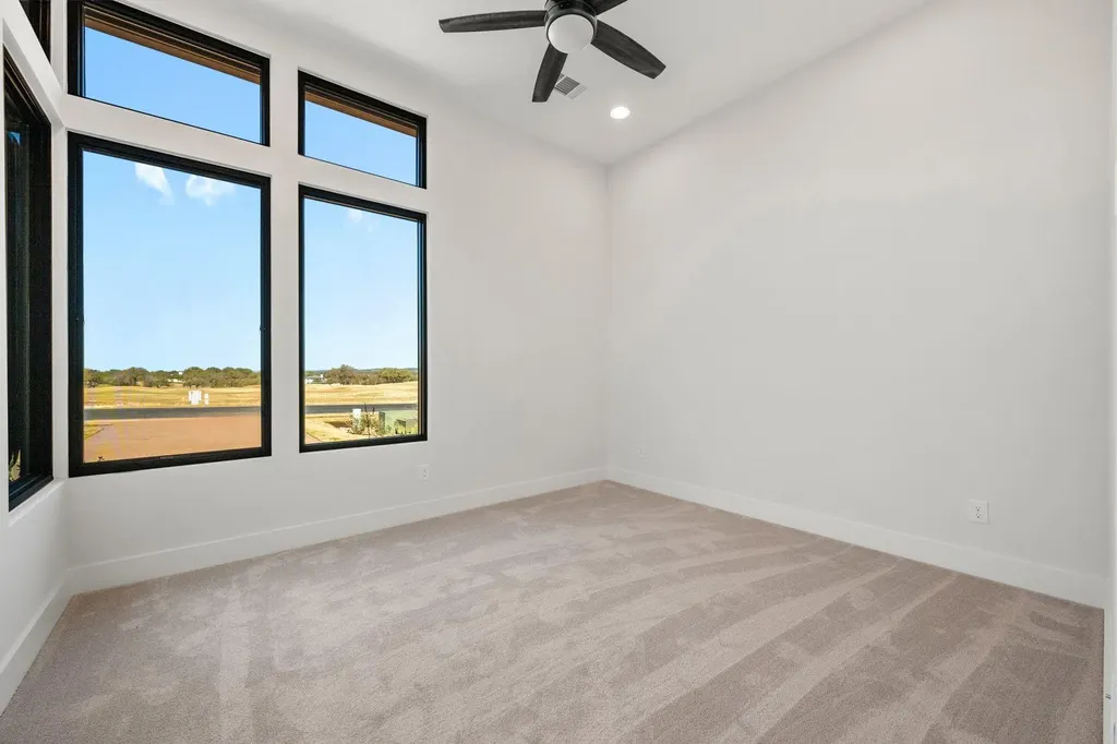 2401 Kahala Sunset Drive Spicewood TX 78669