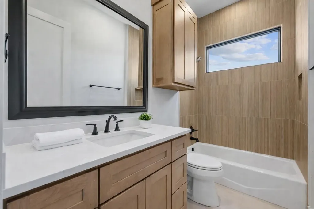 2401 Kahala Sunset Drive Spicewood TX 78669